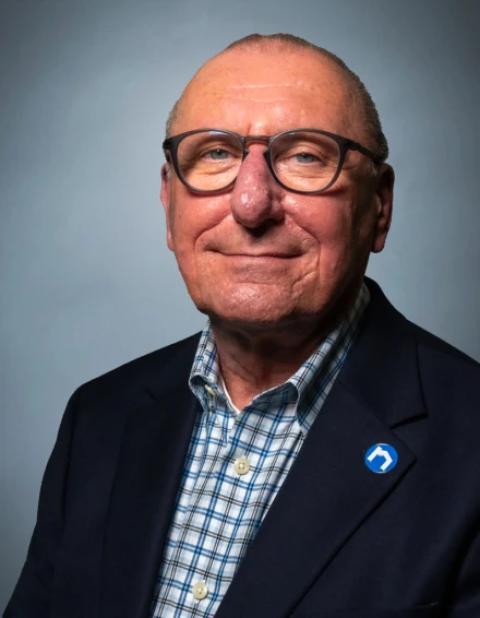 Glenn Lewis headshot
