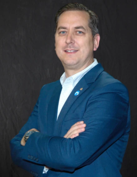 Josh Miller headshot